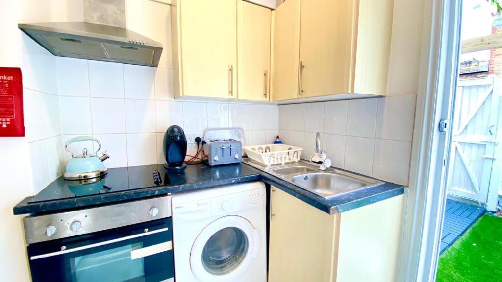 לונדון Modern And Cosy Studio Flat מראה חיצוני תמונה